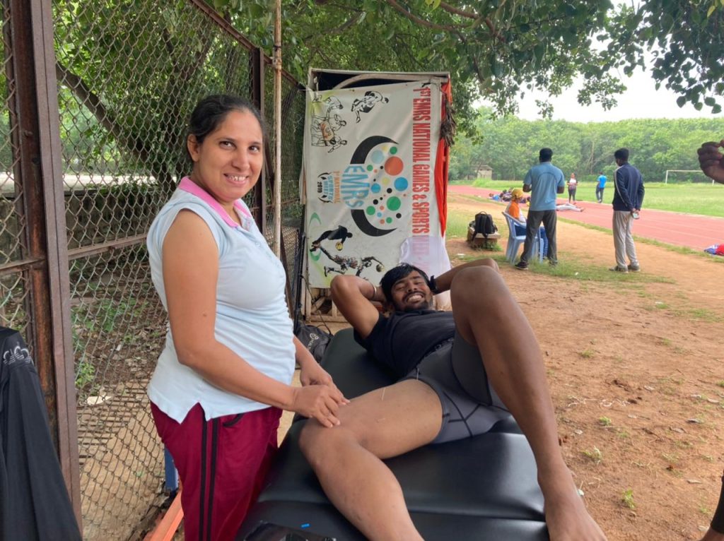 Navneeta with national sprinter Shrinevas