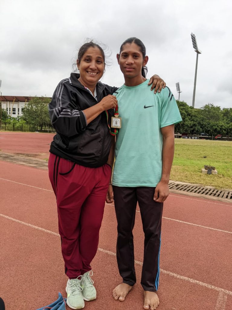 Navneeta with Deepti para